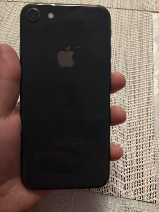 Iphone 8  - 64GB