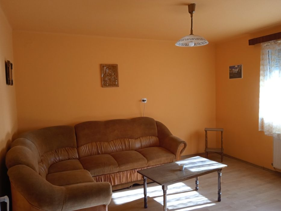 Apartament 2camere decomandat etaj1 Carei