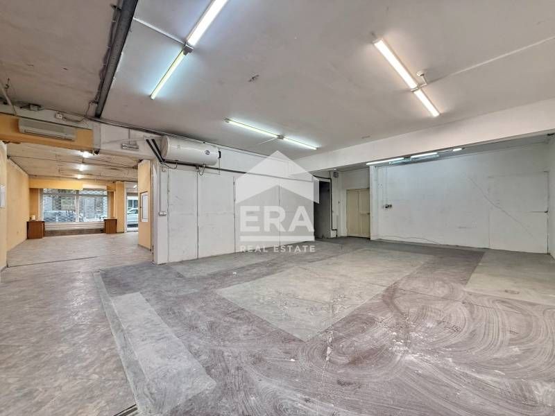 Представителен търговски обект в центъра на София