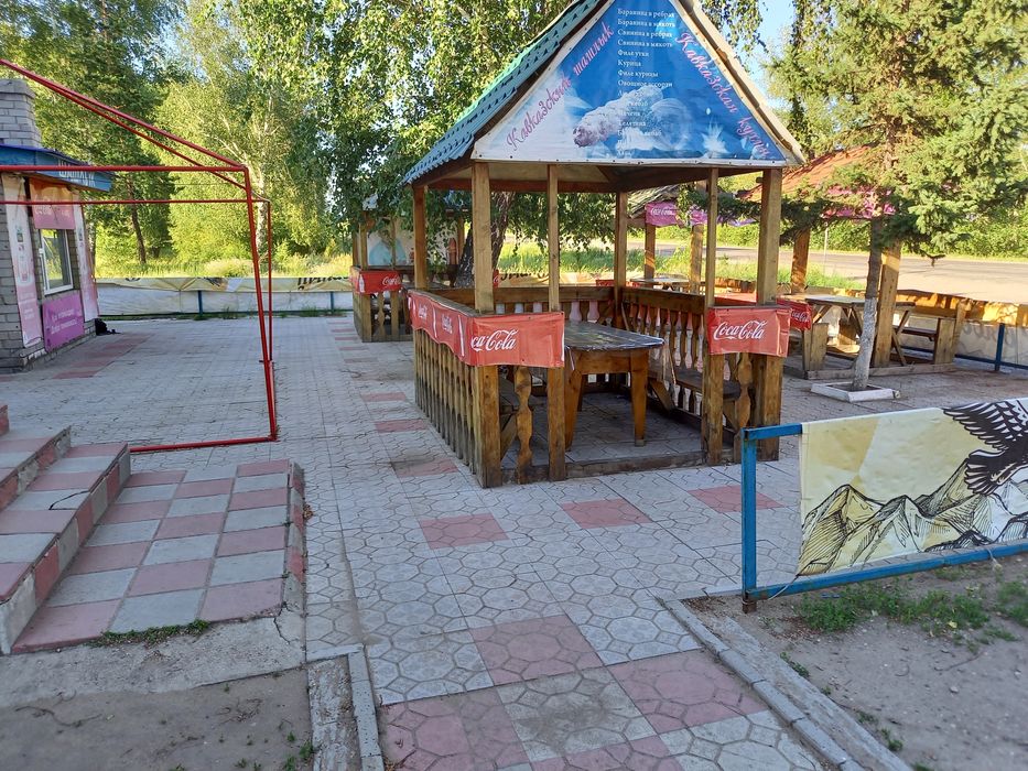 Продам кафе проходимость  есть евроремонть
