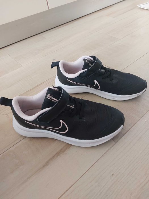 Adidasi Nike marimea 35