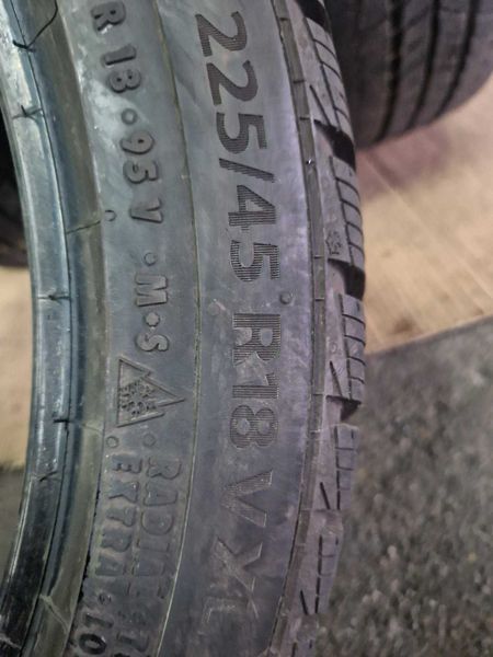 4 Barum R18 225/45/ 
зимни гуми 
DOT3520