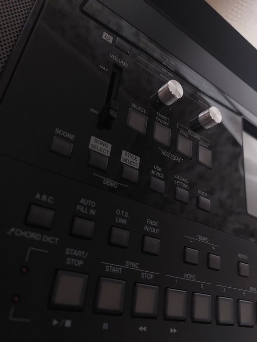 Синтезатор MEDELI A 1000