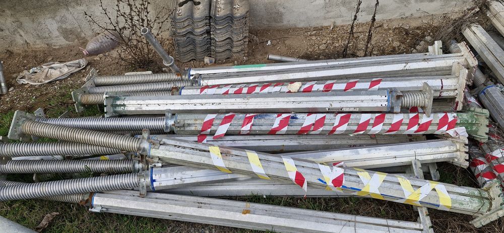 Popi metalici de aluminiu