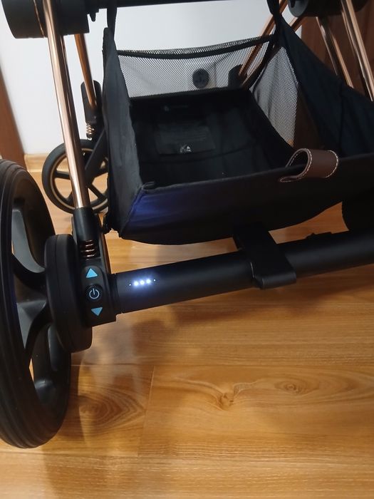Cărucior Cybex e-Priam 4 în 1  Green Leaf – Stare Excelentă / Ca Nou