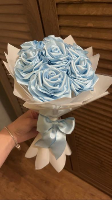 Букет от сатенени рози