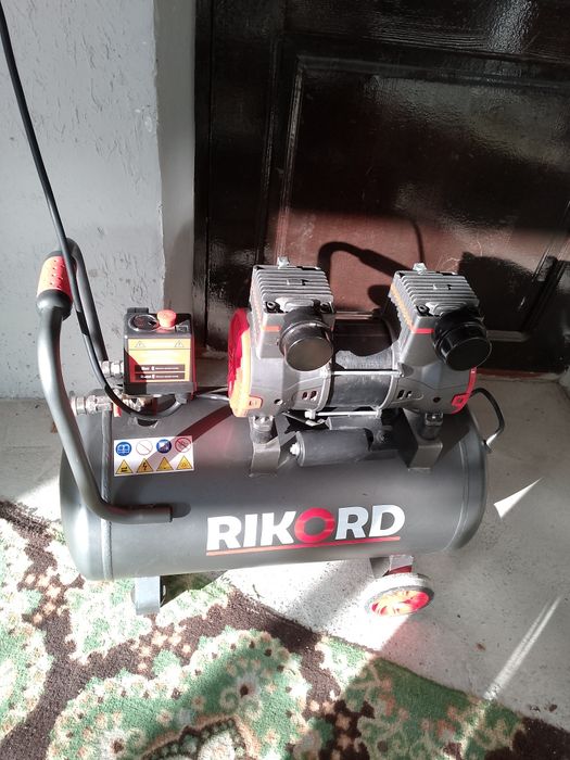 Kompressor 50 litr 100$