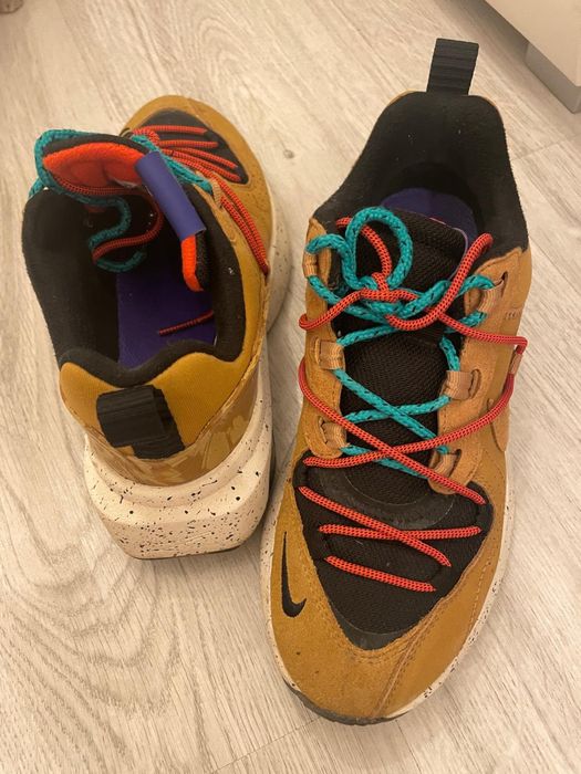 Adidasi nike multicolori