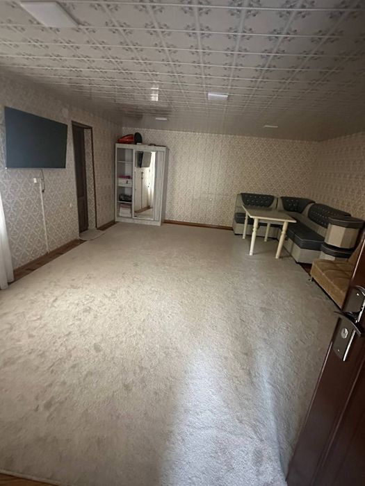 Хумсон 6 сотых 3 сотыхдан 2 та дача сотилади.