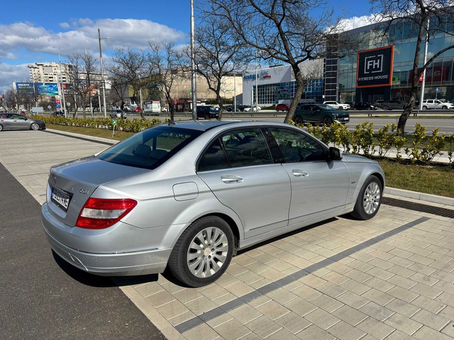 Продажба на автомобил Мерцедес С 220