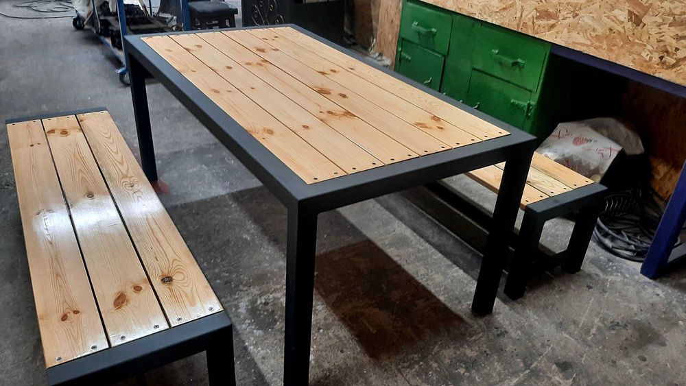 Masa exterior( foisor, terasă ,interior industrial)