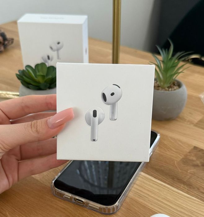 AirPods Gen.4 (Noise Cancelling)