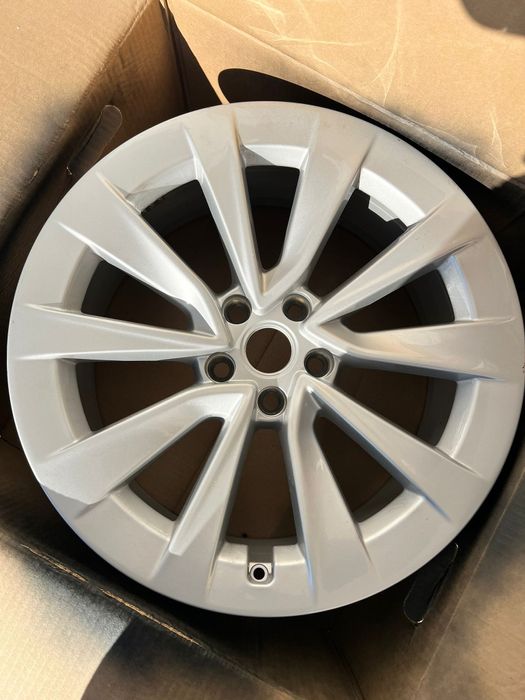 Jantă originală Tesla Model 3 - 19"