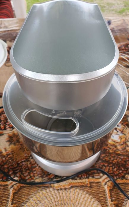 Robot de bucătărie (mixer planetar)