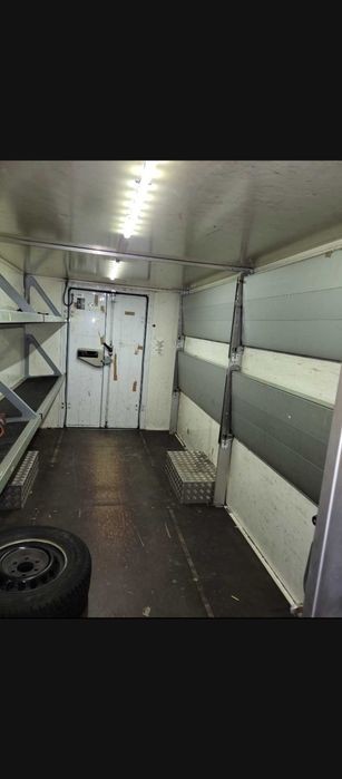 Mercedes Sprinter 313 E5 cub cu rafturi