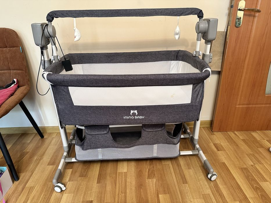 Манеж-кровать на колесиках