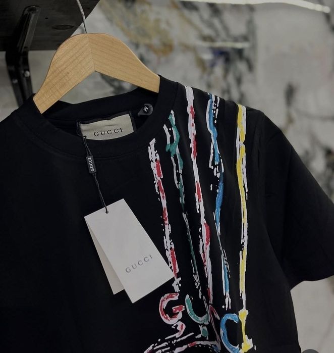 Tricou Gucci 
Marimi L 
PREȚ REDUS 125 LEI