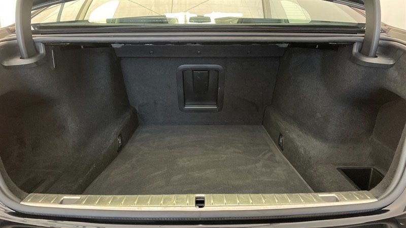 BMW 740 limuzină tractiune integrală