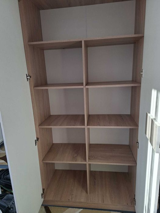 Vand mobila sufragerie si dulap  dormitor  in stare buna