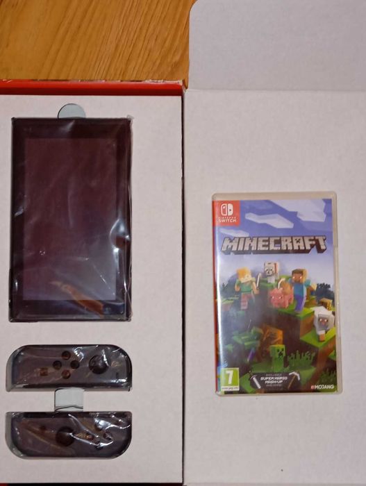 Nintendo Switch конзола + Minecraft