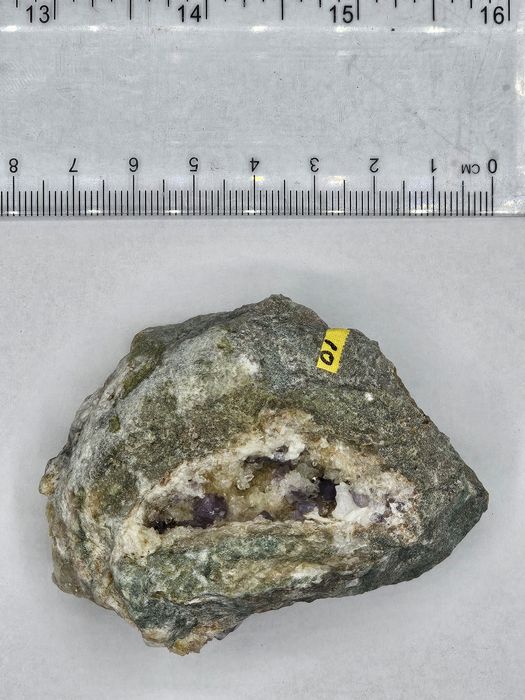 GEODA Fluorina . Floare de mina. FLUORINA MOV