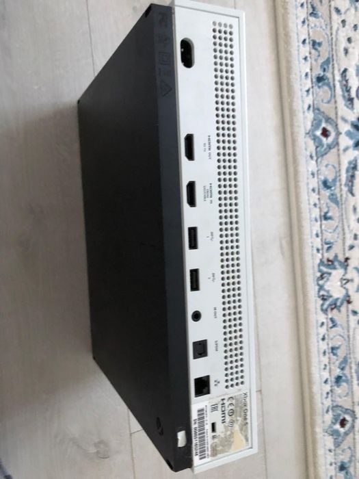 Xbox one s- fifa24