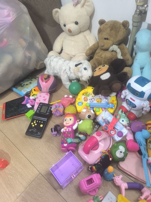 Продам пакет игрушки для девочки
