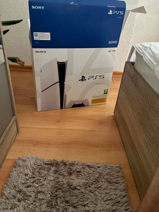 Продавам PlayStation 5
