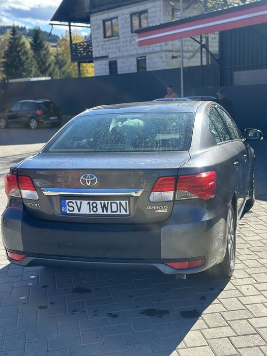 Toyota avensis 2012