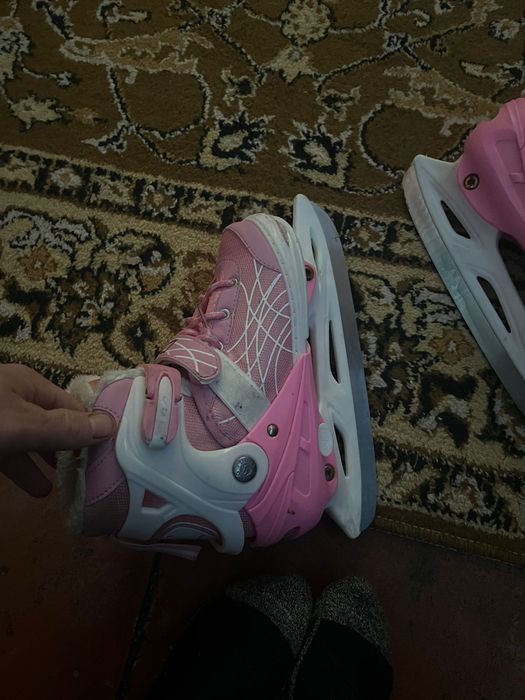 Коньки новые розовые