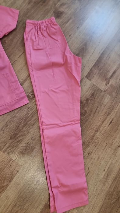 Vand set ținută medic/asistent medical generalist/infirmier