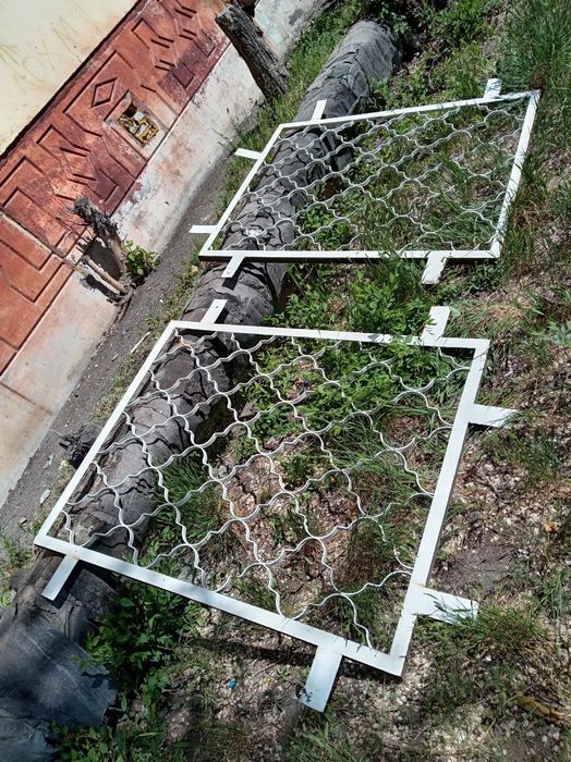 Продам  решетки для окон