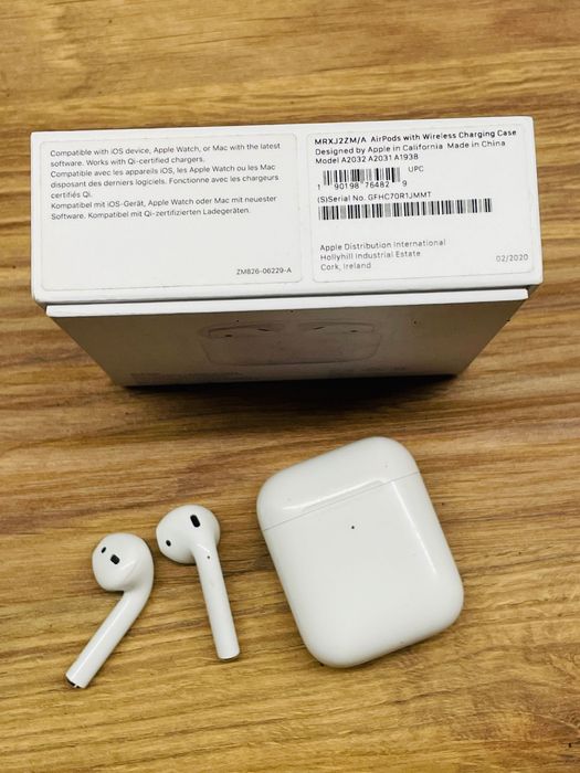 Apple airpods with charging case Оригинални