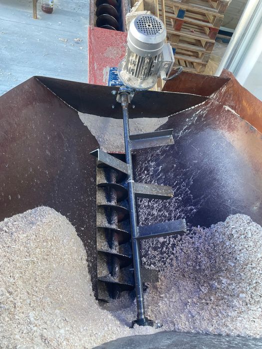 Шнек с бъркалка и инвертор 6м