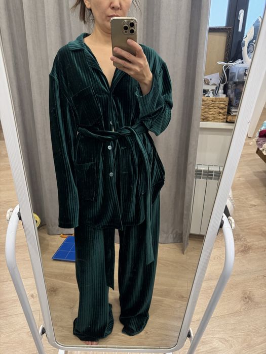 Продам костюм от Arunaz Atelier