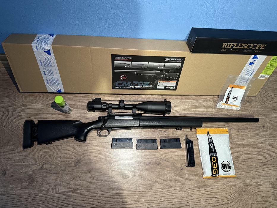 Sniper airsoft CYMA CM.702 + lunetă profesională 3–9x50