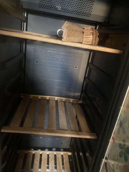 Vand vitrina frigorifica pentru bauturi