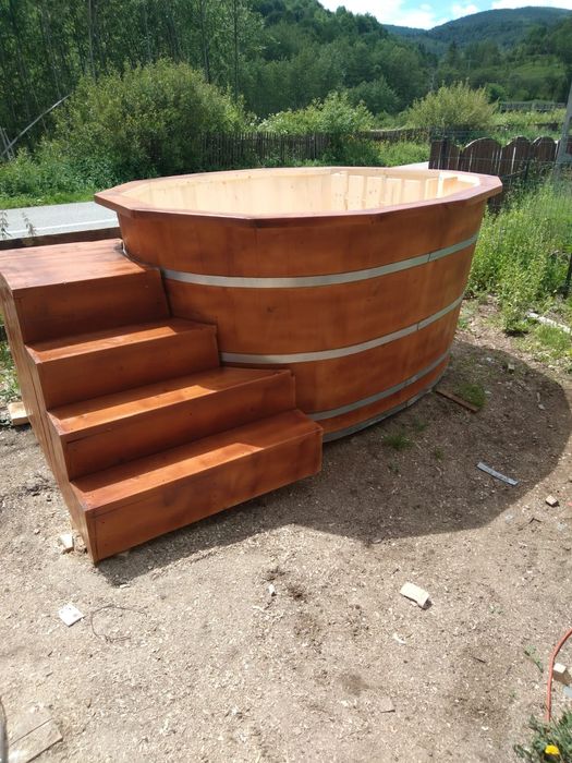 Ciubar din lemn de molid pentru baie