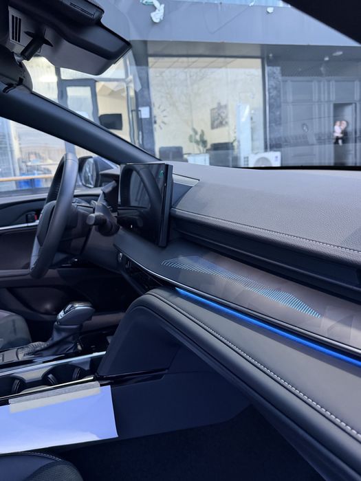 Toyota Camry 2.0 Hybrid (без пробег). 2026 Restyling