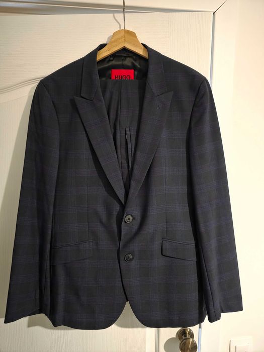 Costum Hugo Boss marimea 50 original