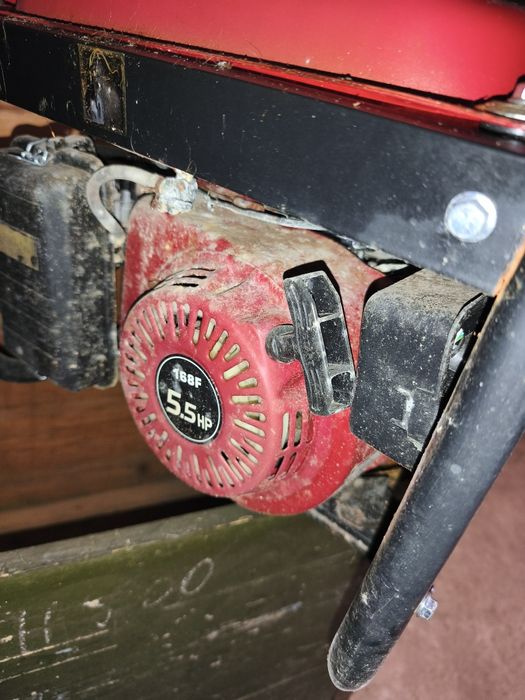 Generator curent pe benzina 2 kW KW8500E