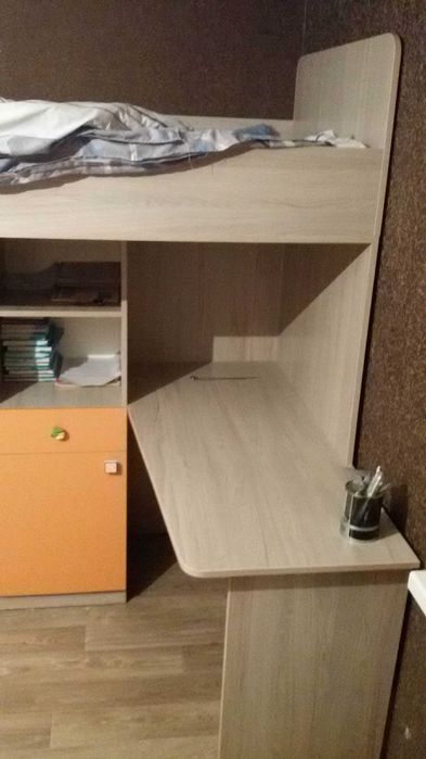 Подростковая детская кровать.