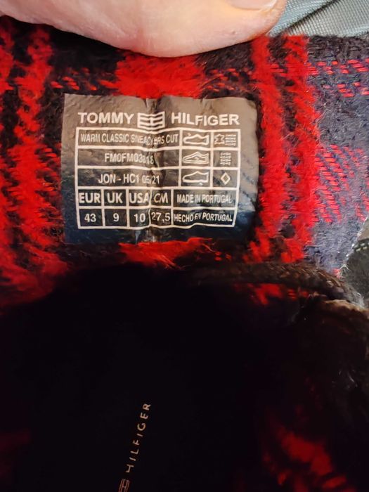 TOMMY HILFIGER 
Боти с връзки