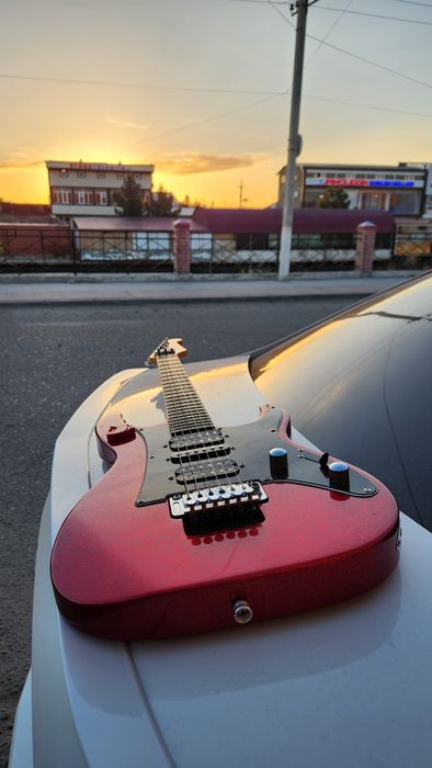 Elektro gitara holati zor