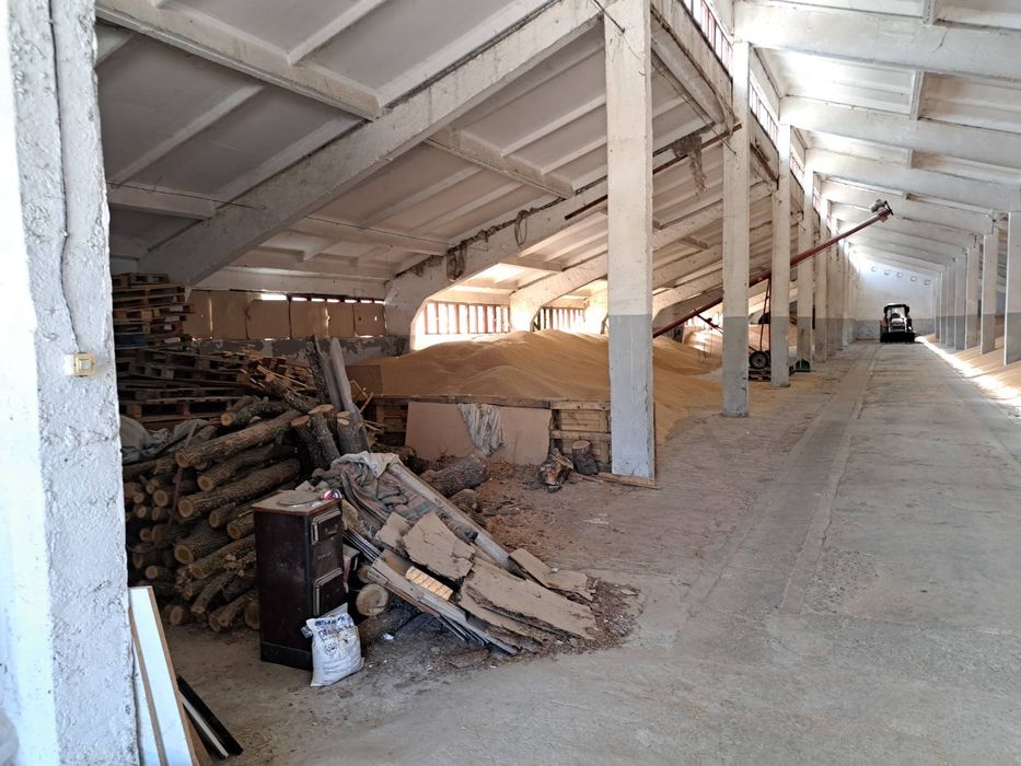 Дава се под наем Промишлена сграда в с. Юнаците, Област Пазарджик - 1600 кв.м за 1683 € - Снимка #5