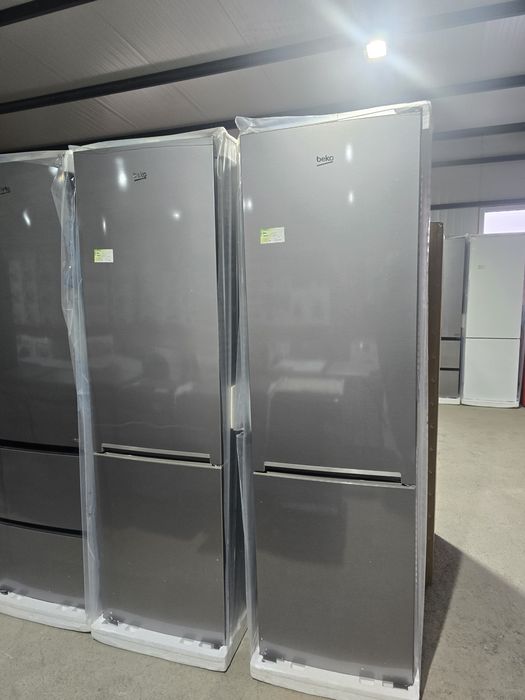 Нов хладилник с фризер BEKO RCSA406K60XBN 203 см 386 л