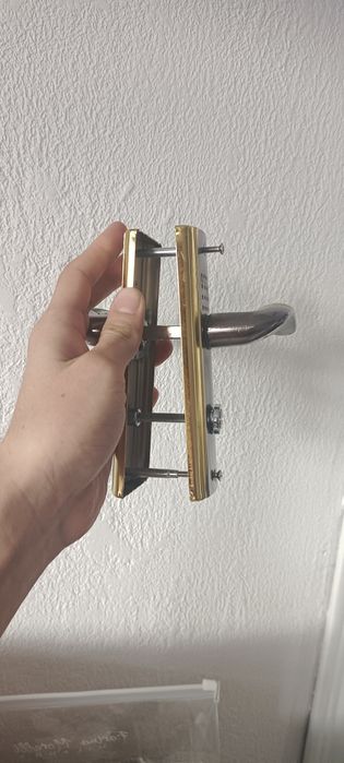 Ручка дверная фурнитура