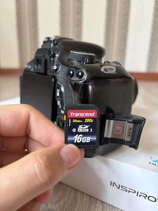 Canon EOS 600D + объектив 18-55 мм