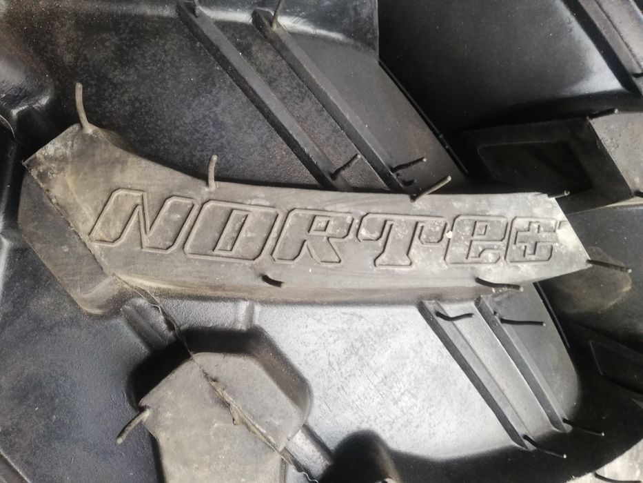 Шины передние на трактор. 13.6-20