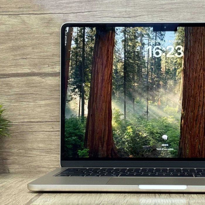 б/у Apple MacBook Air 13” M2 / 8Gb / 256 Gb Starlight